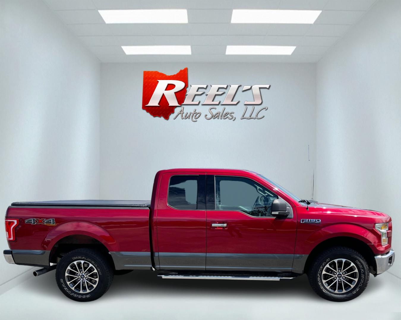 2015 Red /Gray Ford F-150 XLT SuperCab 6.5-ft. Bed 4WD (1FTFX1EF7FF) with an 5.0L V8 engine, 6-Speed Automatic transmission, located at 11115 Chardon Rd. , Chardon, OH, 44024, (440) 214-9705, 41.580246, -81.241943 - Photo#4